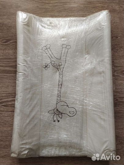 Пеленальный столик на кроватку