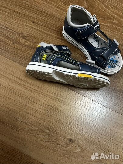 Сандали на мальчика новые )