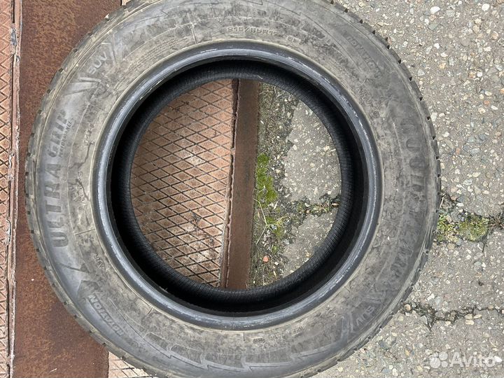 Goodyear UltraGrip 215/65 R17