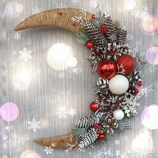 Новогоднее украшение месяц