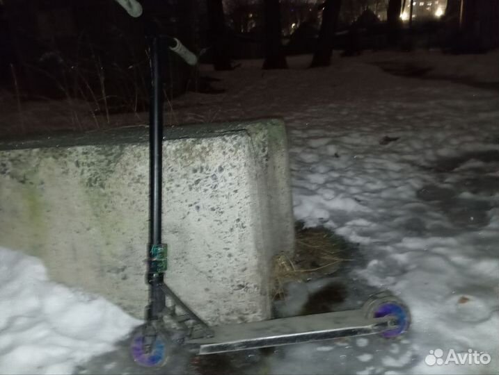 Трюковой самокат парковый