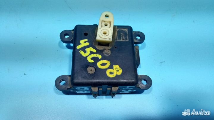 Моторчик сервопривода отопителя Nissan Primera P11