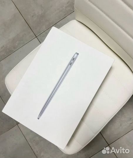 Коробка от MacBook Air