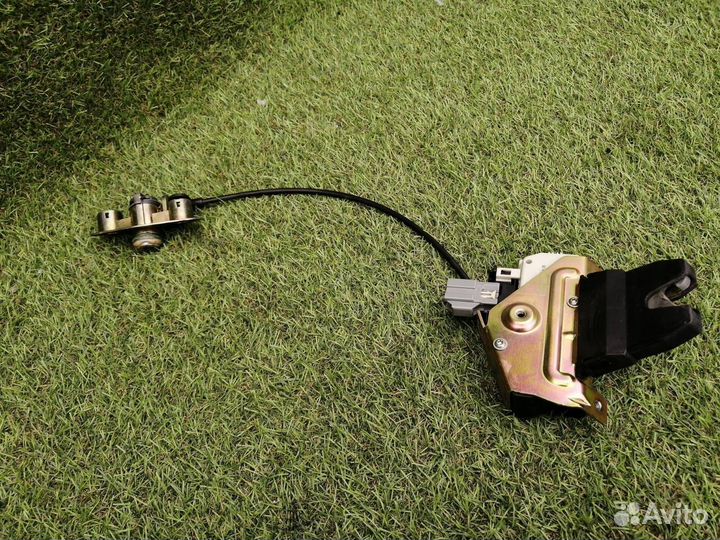 Замок багажника Volvo S60 B5254T2 2007