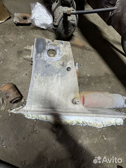 Бугеля оцинкованные на полуприцеп шмитс