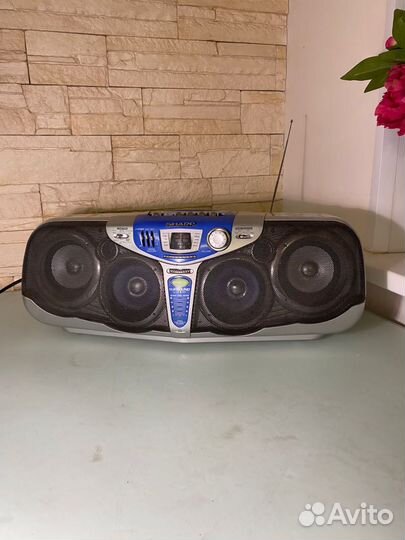 Кассетный магнитофон sharp