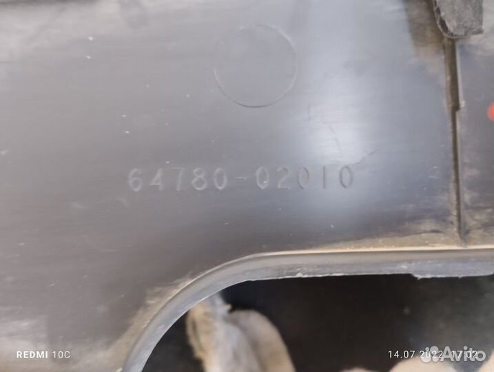 Обшивка крышки багажника Toyota Auris E150