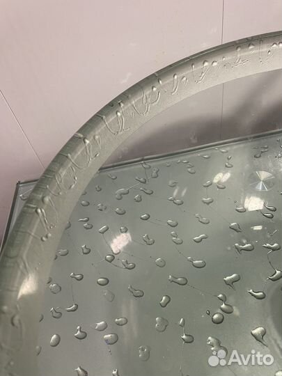 Раковина с тумбой и зеркалом в ванную