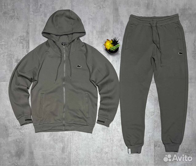 Спортивный костюм lacoste
