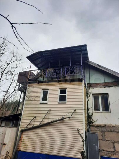 Дом 179,9 м² на участке 7,2 сот.