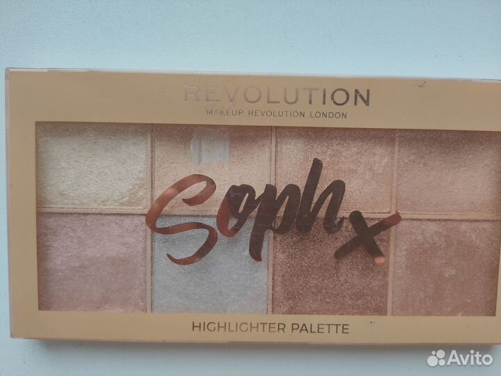 Палетка хайлайтеров Revolution