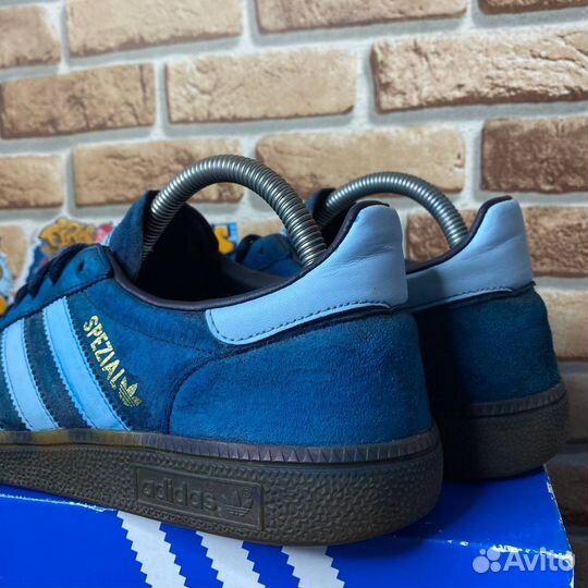 Кроссовки adidas Spezial