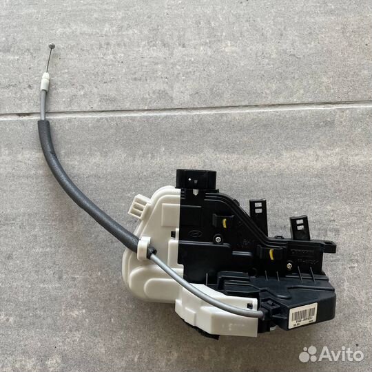 Замок двери задней правой Hyundai santa FE 2011