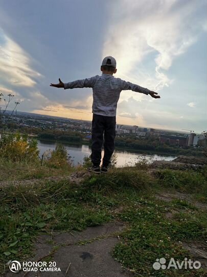 Требуется няня