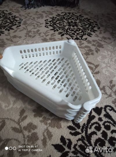 Этажерка пластик на колесах,бу