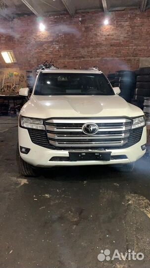 Разбор Toyota Land Cruiser 300 4.0 бензин