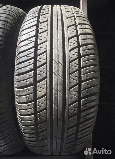 Zetro C4 215/60 R16 95N