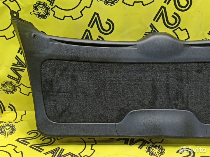 Обшивка крышки багажника Subaru Legacy BP5 EJ20X