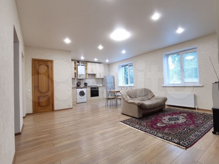 3-к. квартира, 70 м², 1/2 эт.