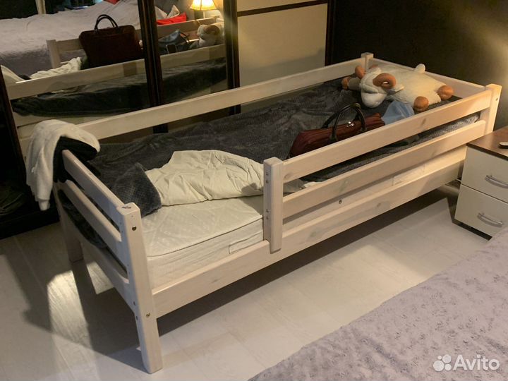 Детская кровать с матрасом