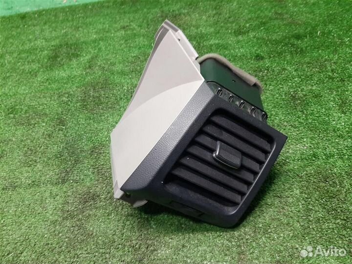 Дефлектор торпедо левый Mitsubishi Grandis 2008