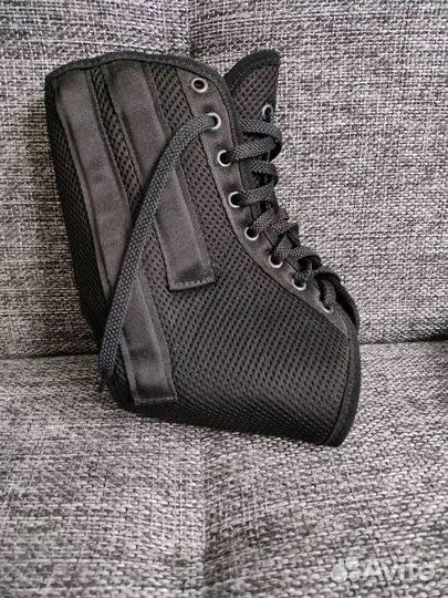 Бандаж на голеностопный сустав