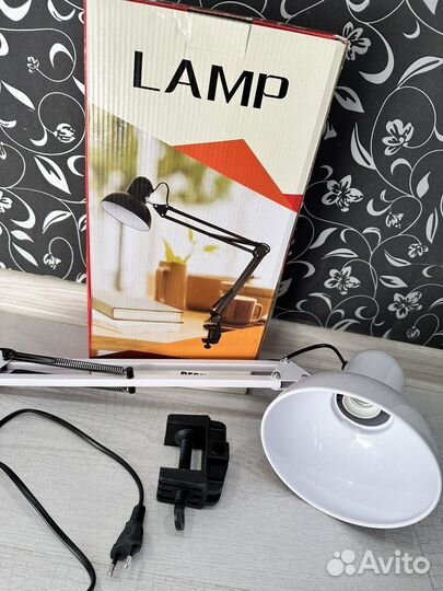 Лампа настольная