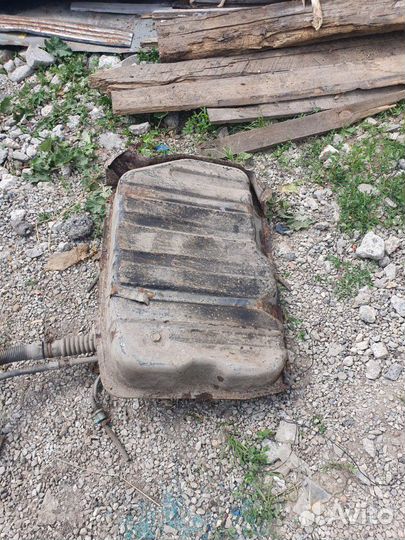 Топливный бак на хундай сонату 1996г