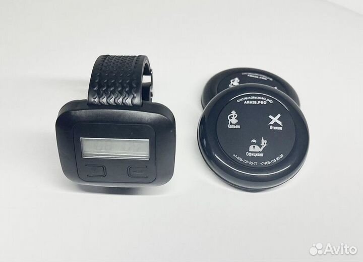 Часы и кнопки вызова официанта в ассортименте