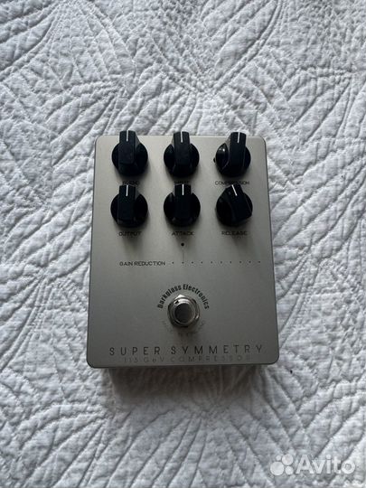 Darkglass super symmetry GeV115 bass compressor