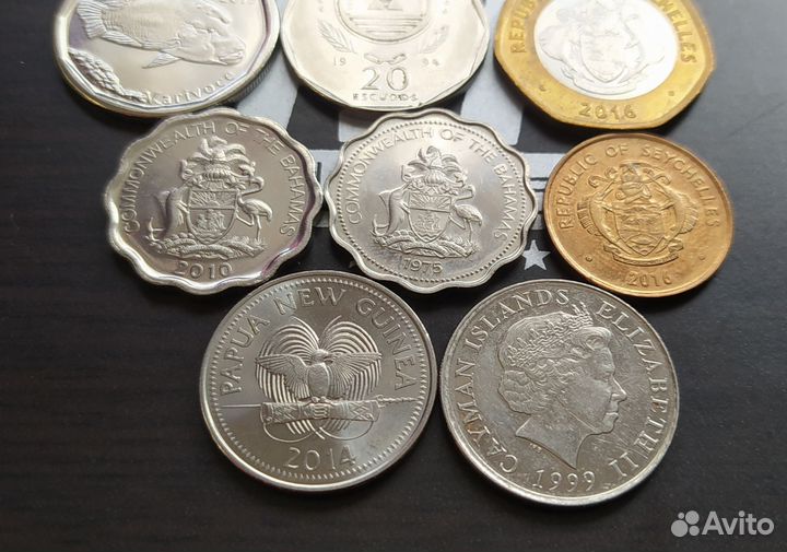 Монеты островов