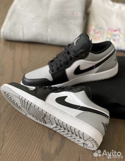 Nike Air Jordan 1 Low Shadow Toe 