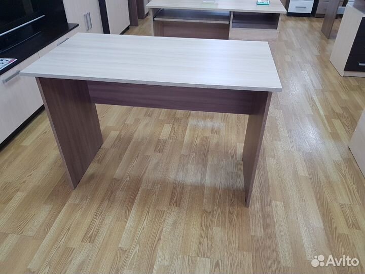 Письменный стол