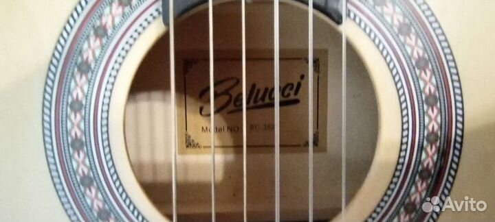 Акустическая гитара 