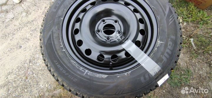 Laufenn LF22 215/65 R17