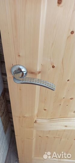 Дверь деревянная