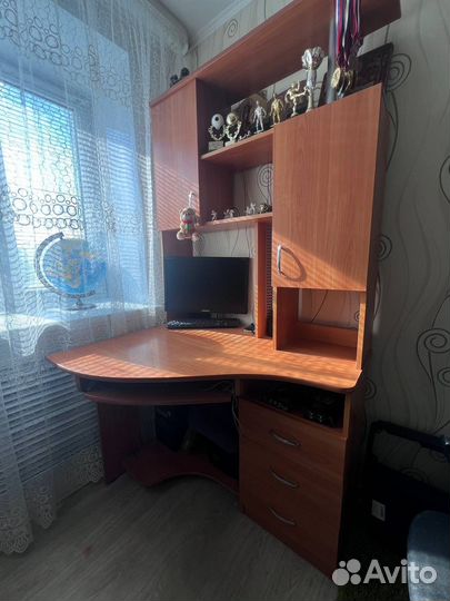 Компьютерный стол