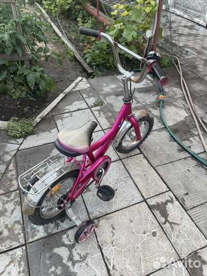 Детский велосипед четырехколесный 12