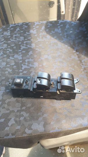 Блок упоавления стеклоподъемниками