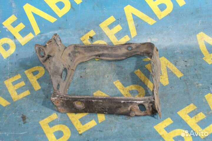 Рамка фары Mercedes-Benz W202