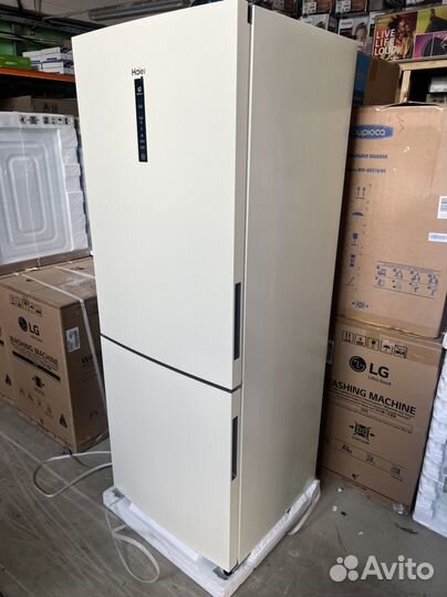 Холодильник Haer C4F744CCG