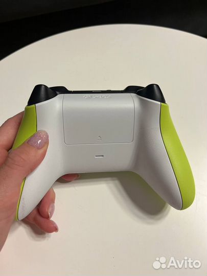 Геймпад xbox one s Electric volt