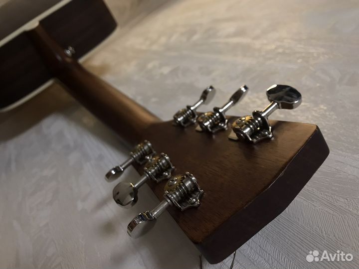 Акустическая гитара