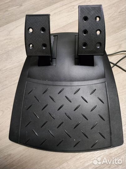 Игровой руль с педалями