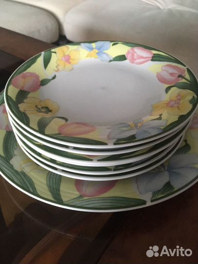 Тарелка и чашки