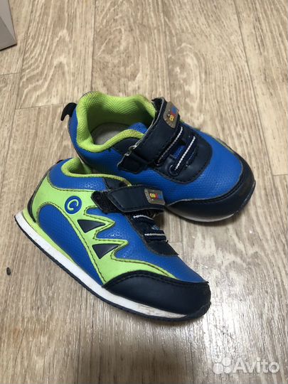 Кроссовки детские