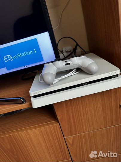 Sony playstation 4 slim