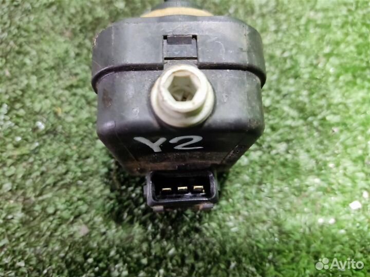 Корректор фары Toyota Yaris P90 2010