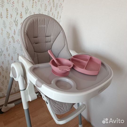 Стул для кормления + силиконовая посуда