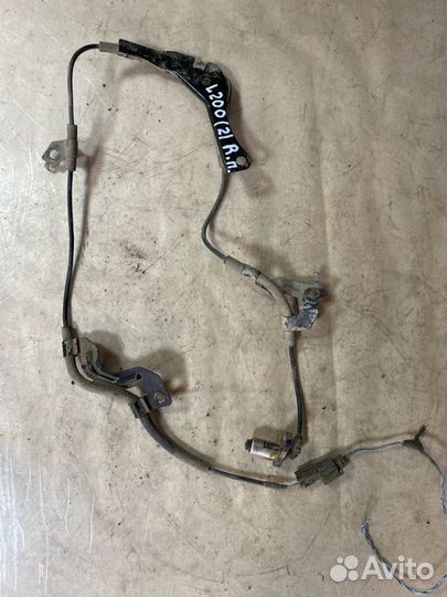 Датчик ABS передний правый Mitsubishi Pajero Sport